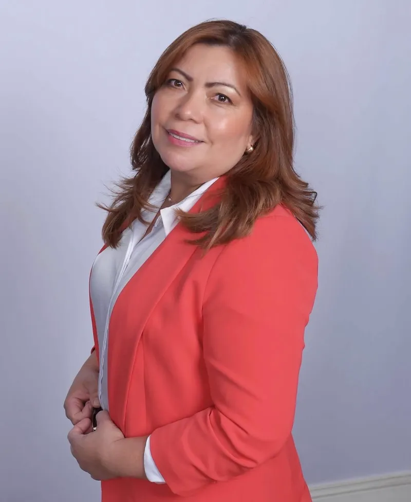 Maria Zelaya, Salesperson